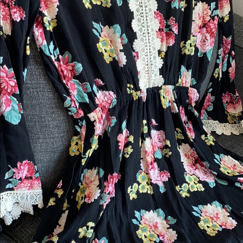 Papillon Lace Floral Print Romper - NWT - Picture 4 of 8